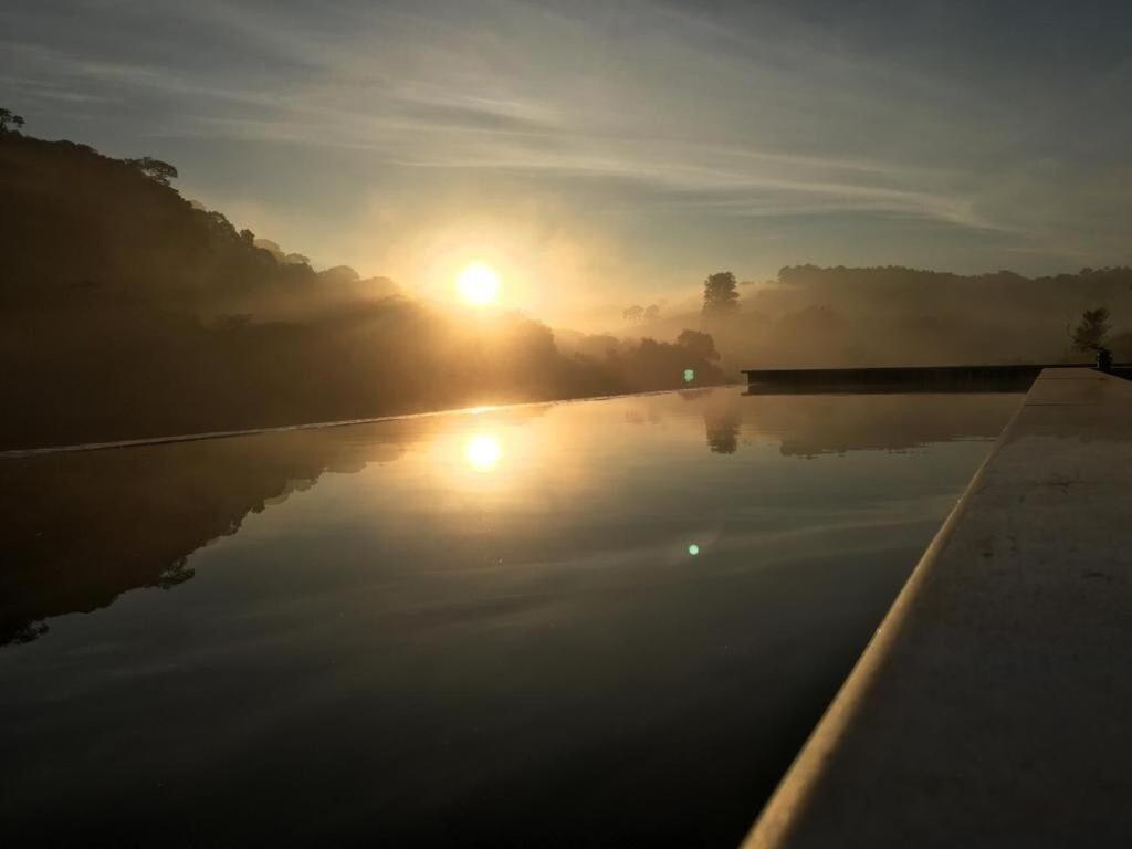 Chale Do Lago Super Luxo Кунья Экстерьер фото